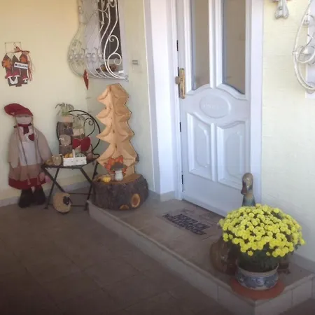 Apartamento Haus Anja In By Interhome